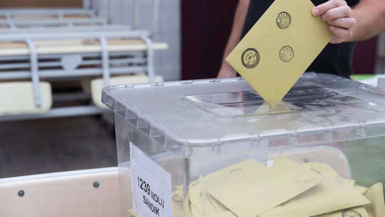 Makas iyice açıldı: "Bu pazar seçim olsa" anketinde ezber bozan sonuç! İşte sürpriz ikinci parti 6